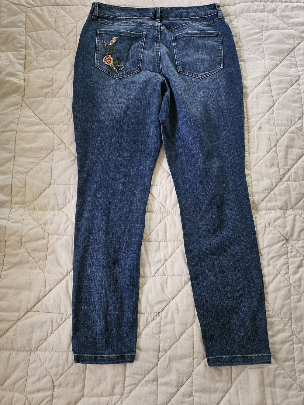 Style & Co. Curvy Skinny Leg- Floral Embroidered Jeans- Size 10 - Picture 3 of 11